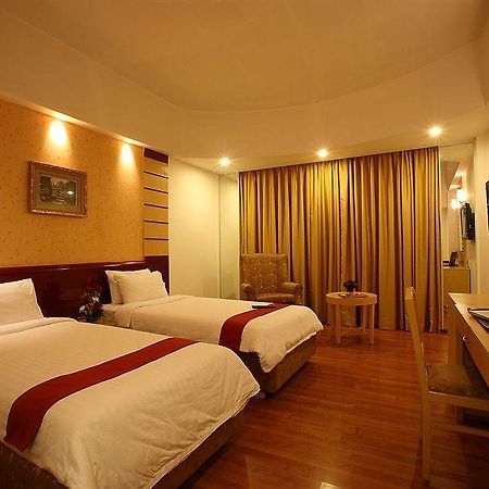 Katriya De Royal Hotel Hyderabad Exterior foto